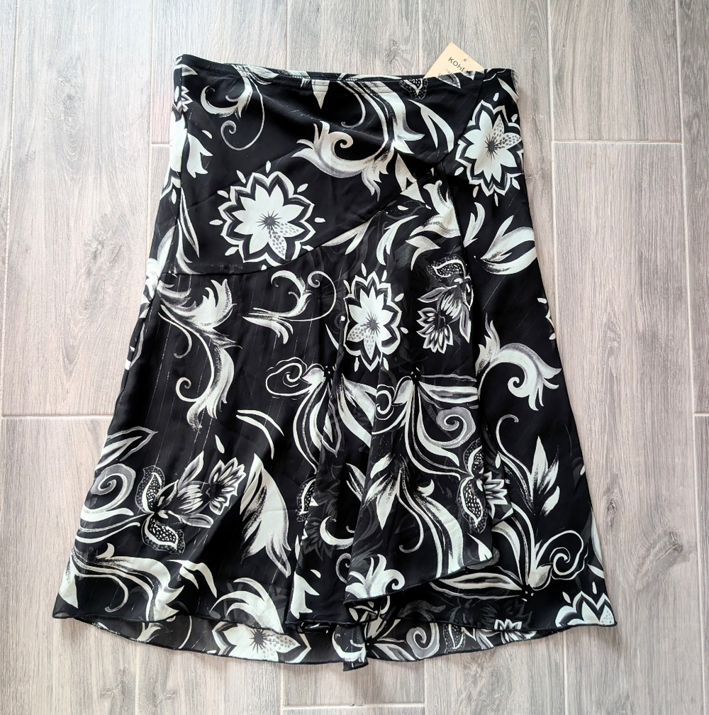 Vintage 90s Y2K Wrapper Black White Floral Flowy Midi Skirt SMALL NWT